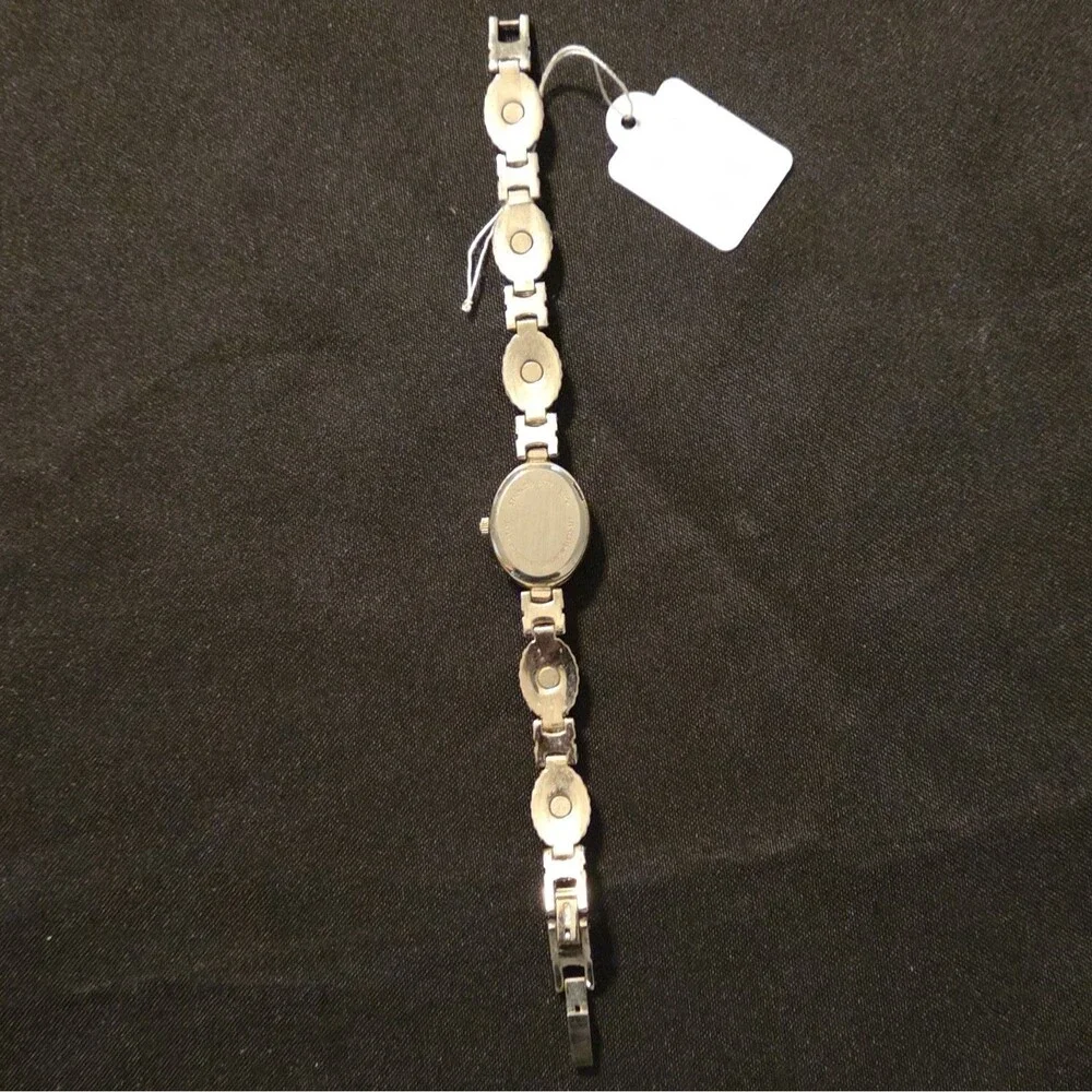 Women's Oval Quartz Wristwatch Silver Stainless Steel Bracelet Analog